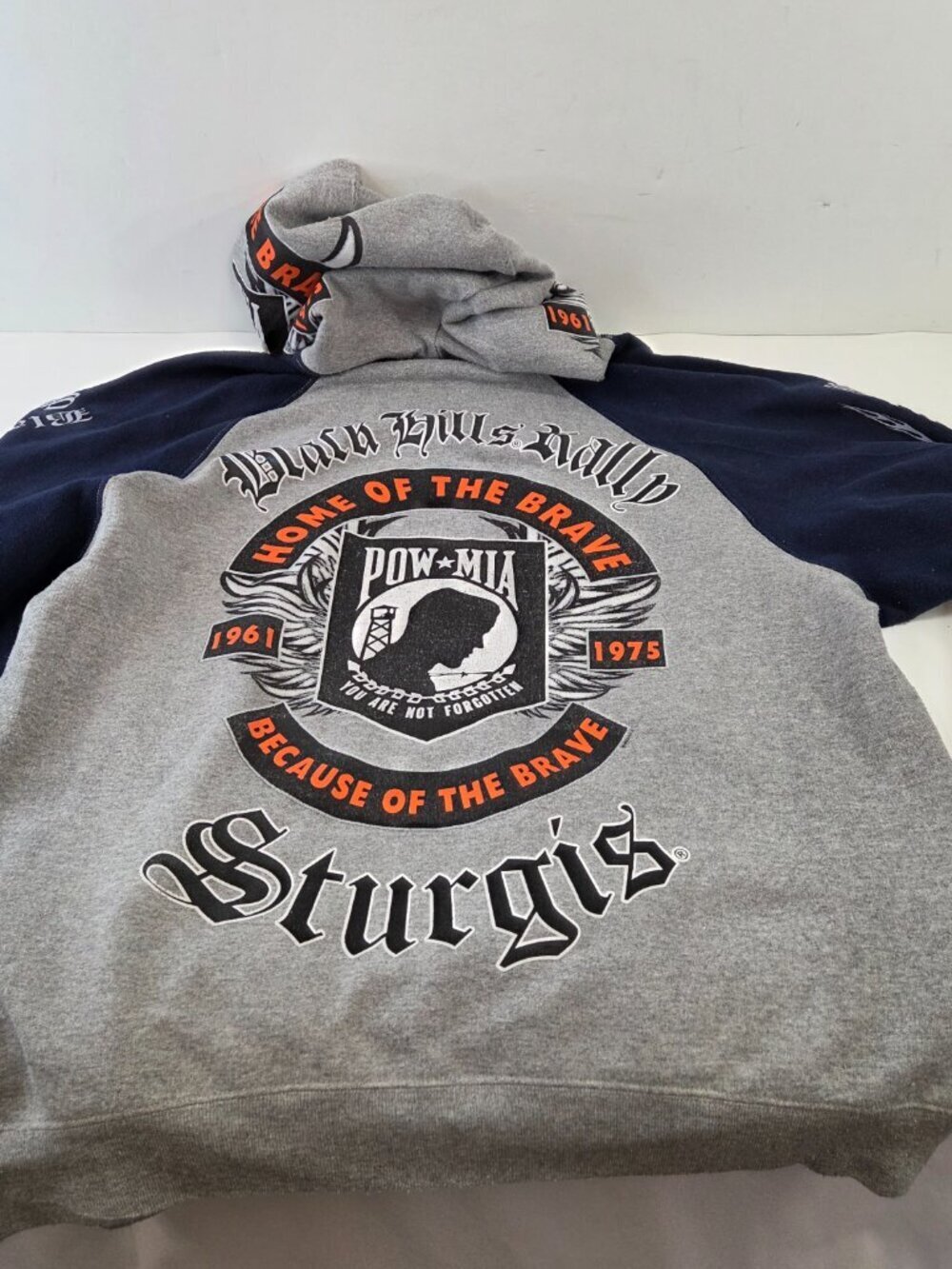 Sturgis Black Hills Rally 2014 Motorcycle Sweatshirt POW MIA Mens Large - Picture 5 of 11